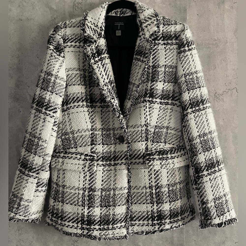 Tahari Black And White Tweed Fringe Trim One Button Front Jacket Blazer Size 6